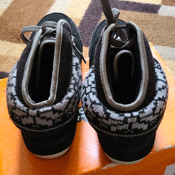 Accessories - Picture 4 of 4